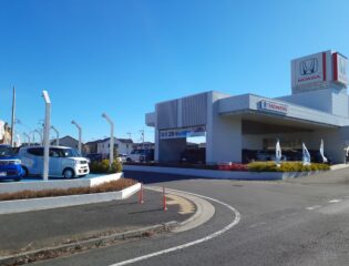 Honda Cars 埼玉中 越谷レイクタウン駅東店内