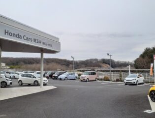 Honda Cars 埼玉中 東松山中央店内