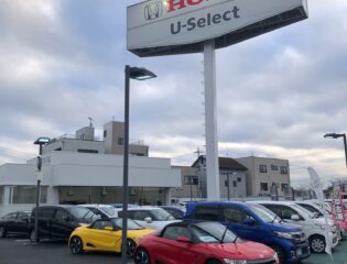Honda Cars 埼玉中 鷲宮店内